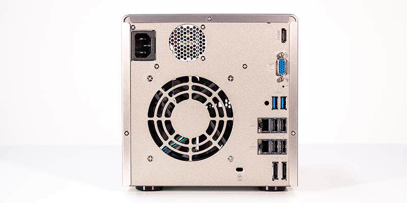 Parte trasera QNAP_TS-469 Pro