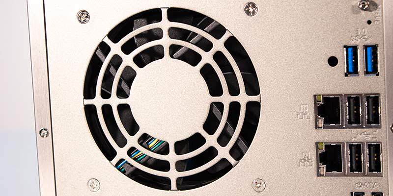 Conexiones QNAP_TS-469 Pro30