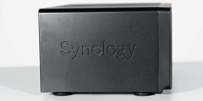 Synolgogy DS1813+_06