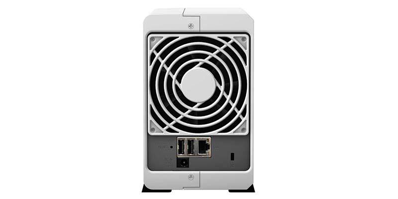 synology ds214se trasera