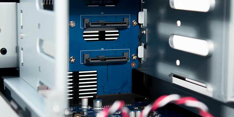 Review Synology DS414j Interior Conexiones Backplane