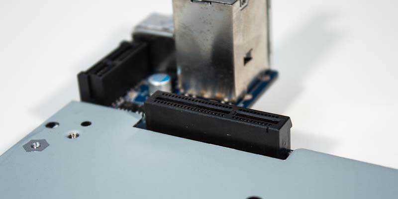 Synology DS415play interior 04