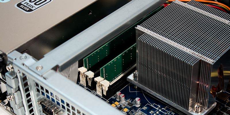 Review Synology RS3614xs+10