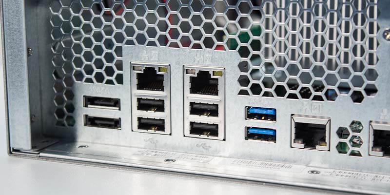Vista trasera de conexiones 2 TS-879u-RP036