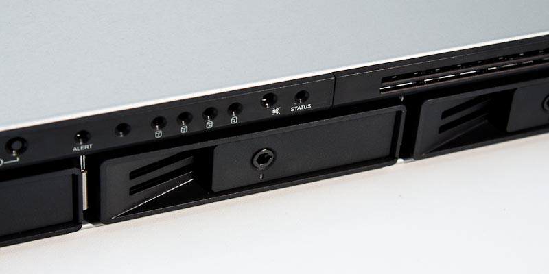 Synology RS814+ detalle de los led