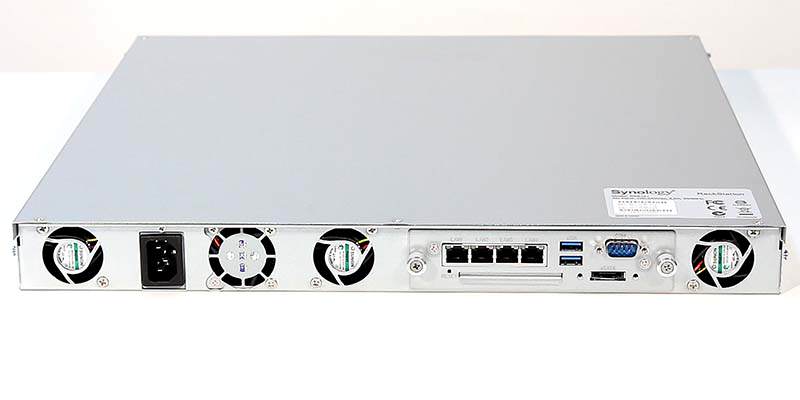 Synology RS814+ parte trasera y conexiones