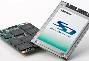 Instalar discos SSD o 2.5" IDE / SATA en torres de ordenador ATX