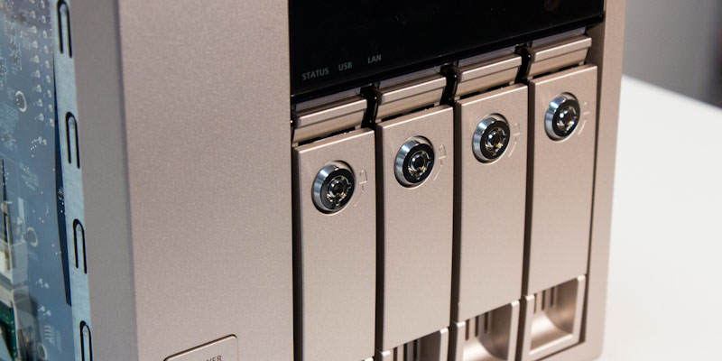 QNAP TVS-461 Bahías para discos duros