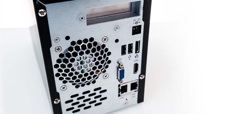 Thecus W2000+ con Windows Storage Server