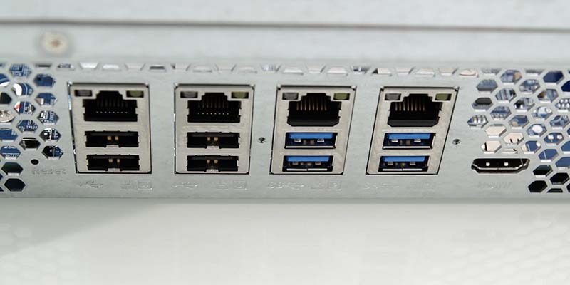 Review QNAP TVS-1271U-RP.Imagen fija049 copy