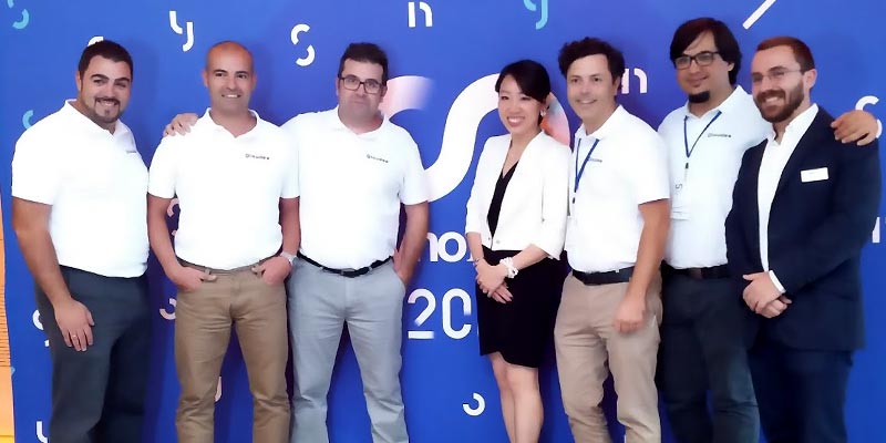 equipo-qloudea-con-marcos-de-santiago-y-rossie-lee