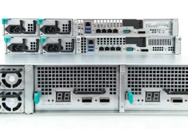 Synology RC18015XS+ almacenamiento con alta disponibilidad